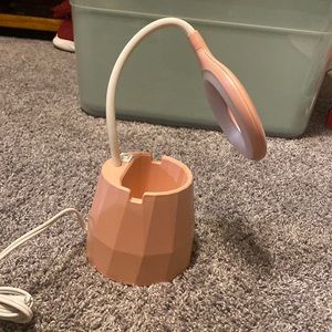 Desk lamp